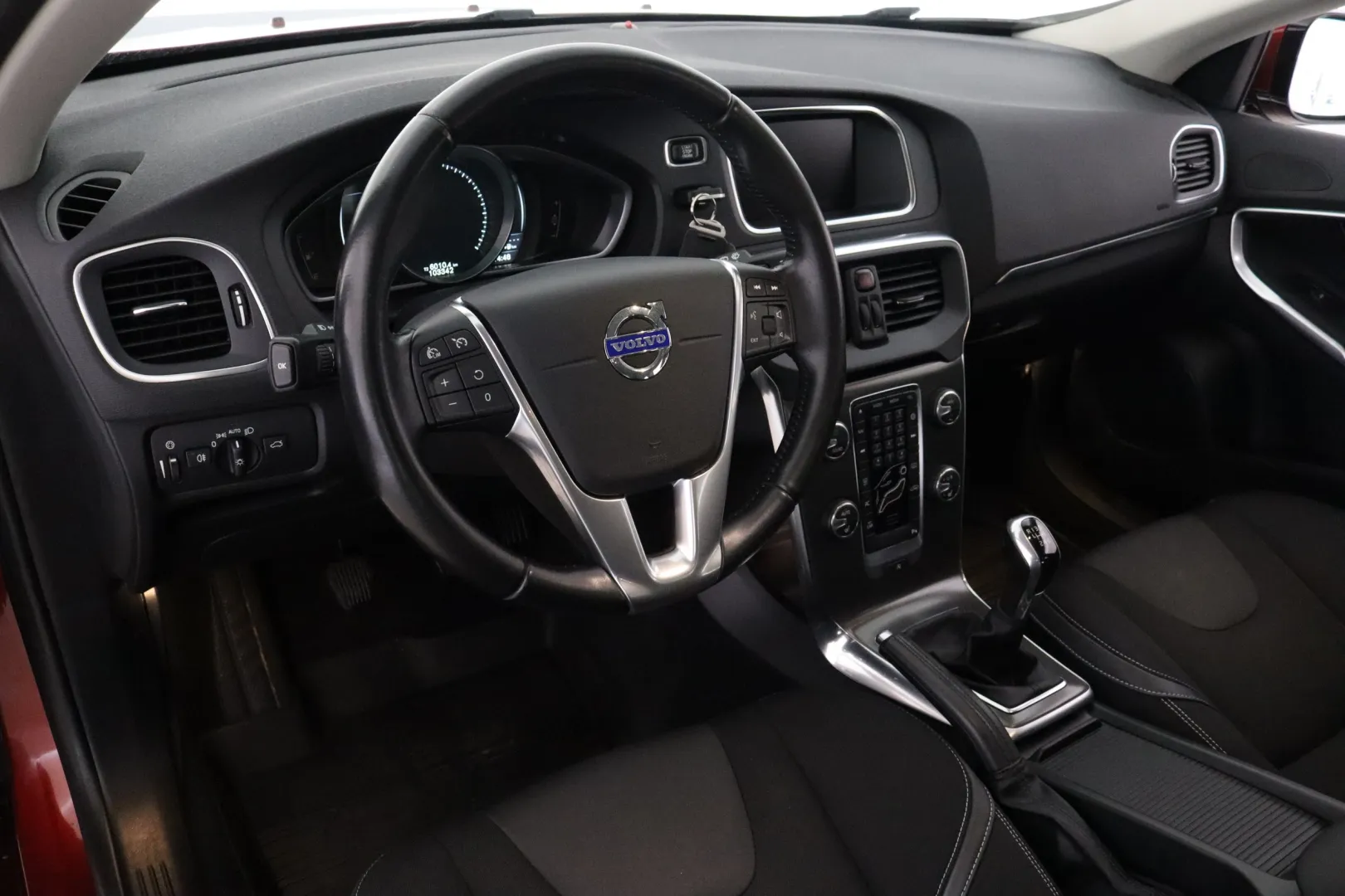 VOLVO V40 VXP-716 carousel image