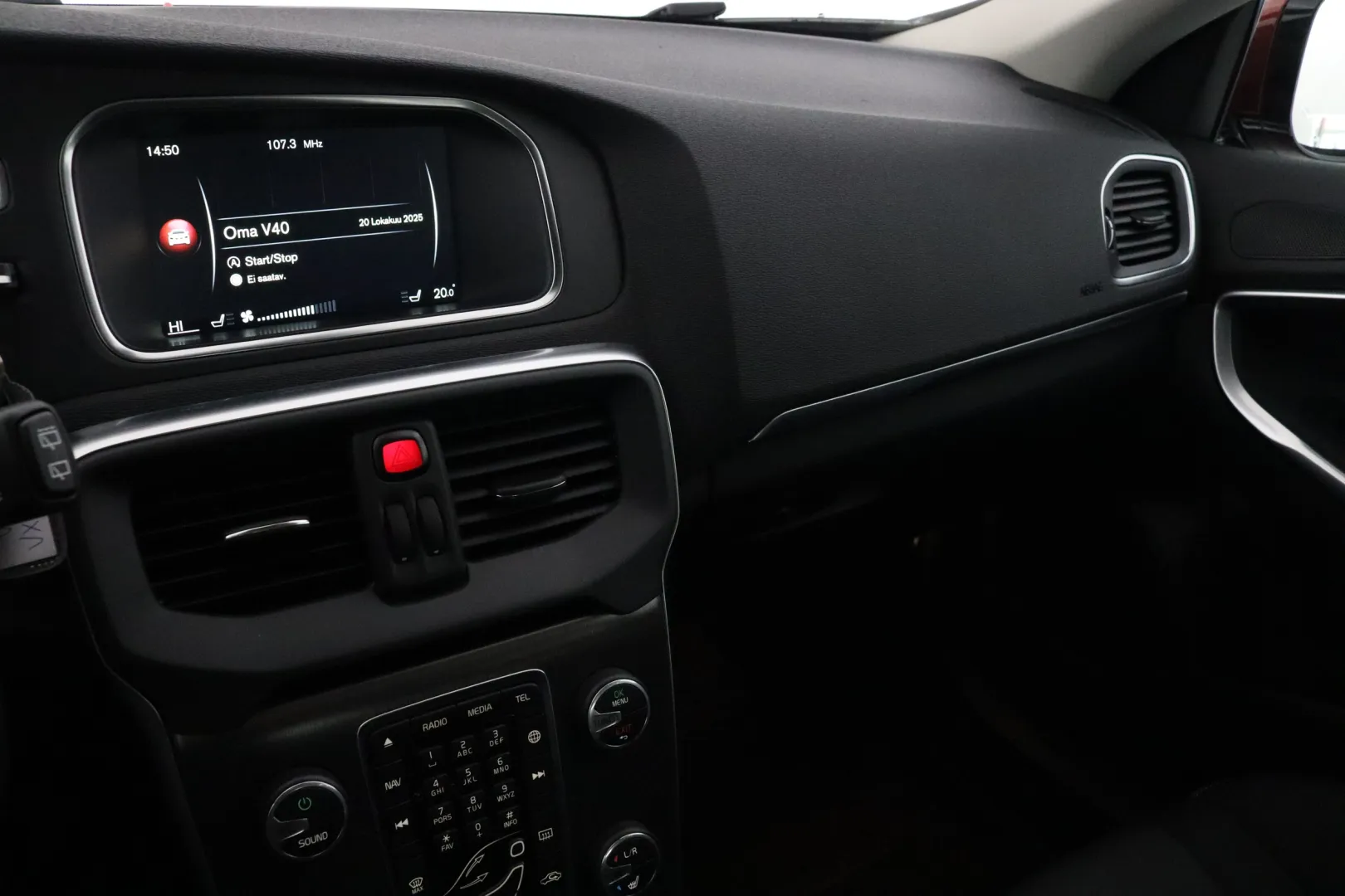 VOLVO V40 VXP-716 carousel image