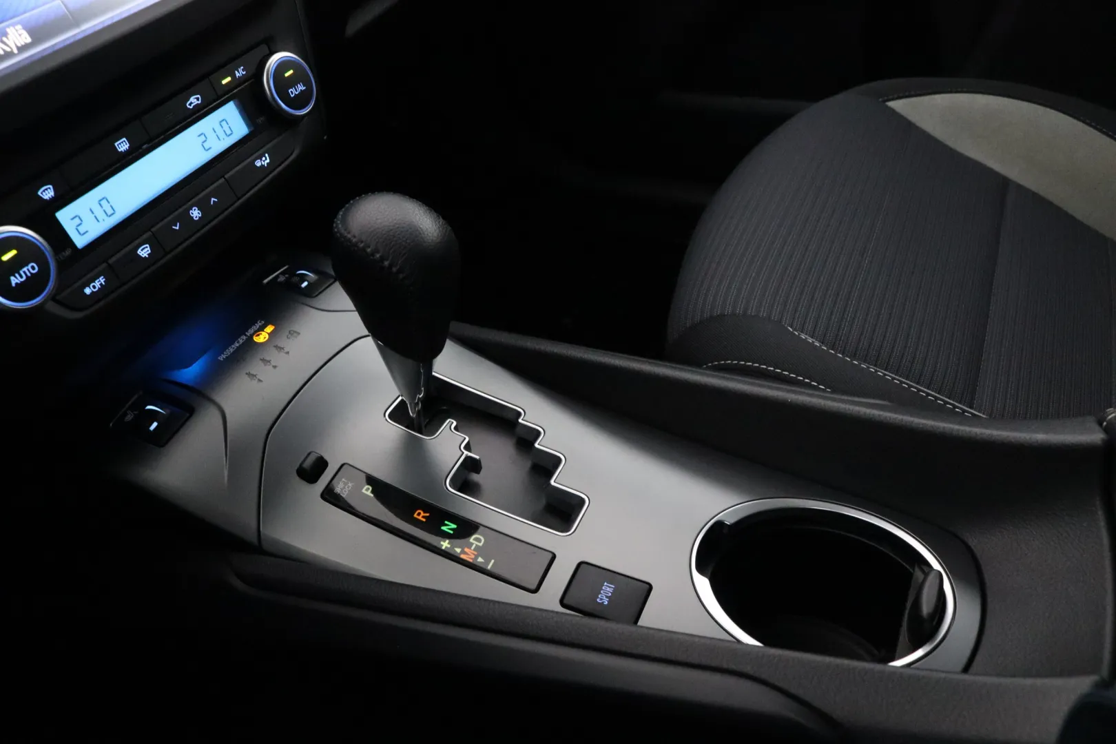 TOYOTA Avensis XNU-239 carousel image