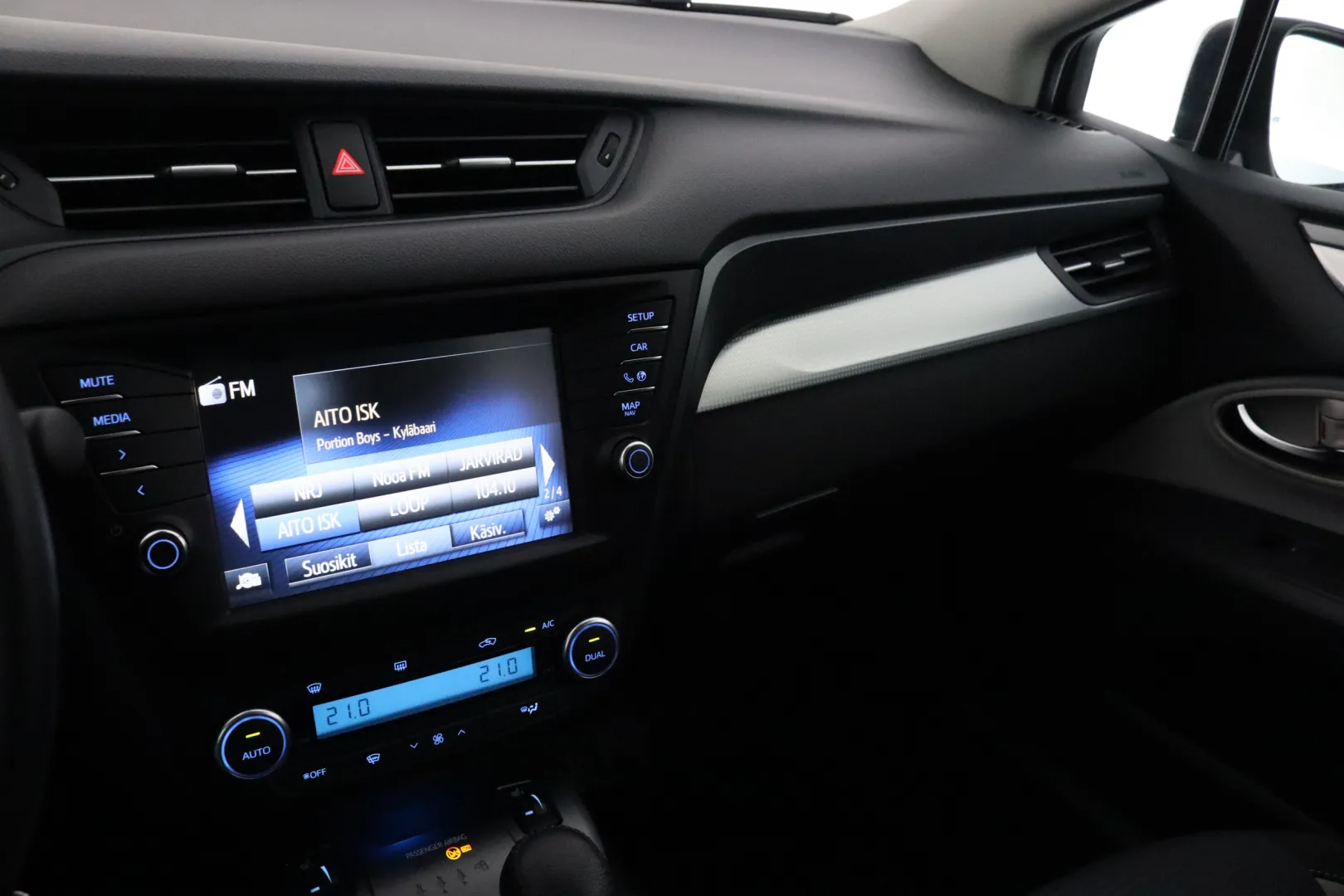 TOYOTA Avensis XNU-239 carousel image