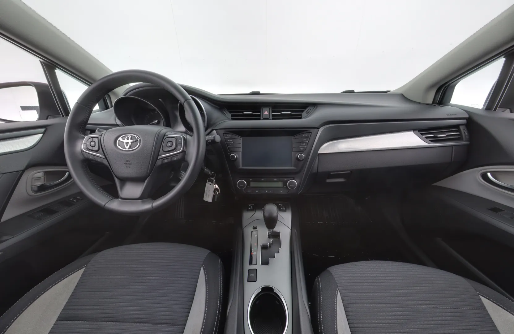 TOYOTA Avensis XNU-239 carousel image