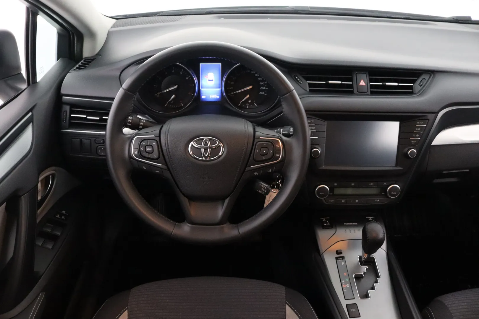 TOYOTA Avensis XNU-239 carousel image