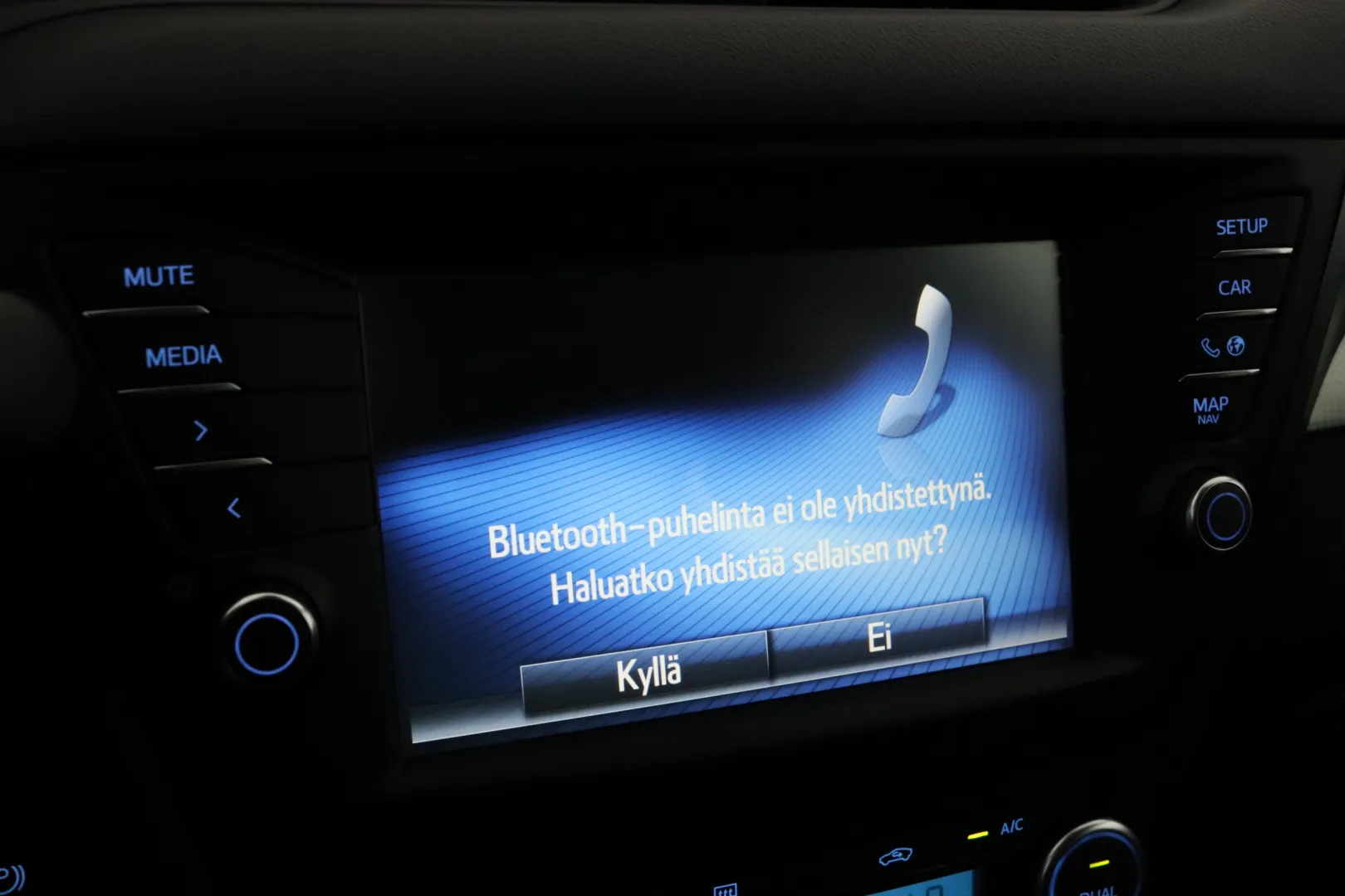 TOYOTA Avensis XNU-239 carousel image