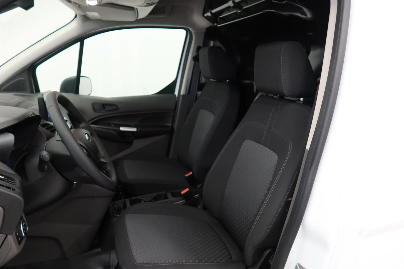 Ford Transit Connect YXS-628 carousel image