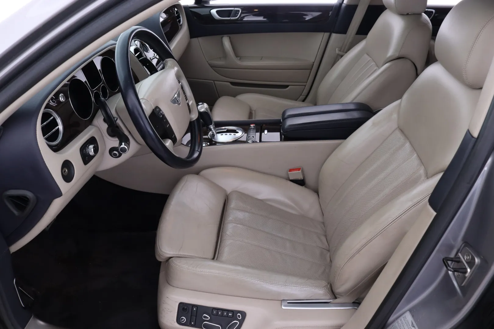 BENTLEY Continental OVE-166 carousel image