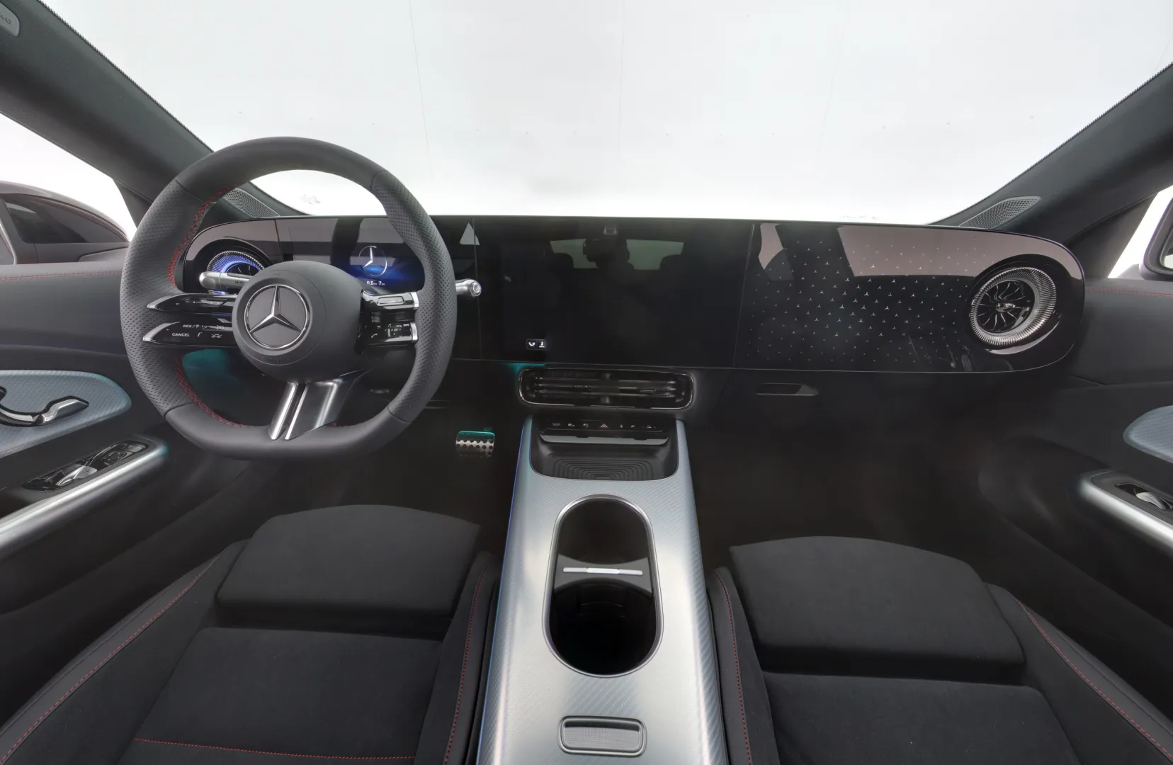 Mercedes-Benz CLA JOI-122 carousel image