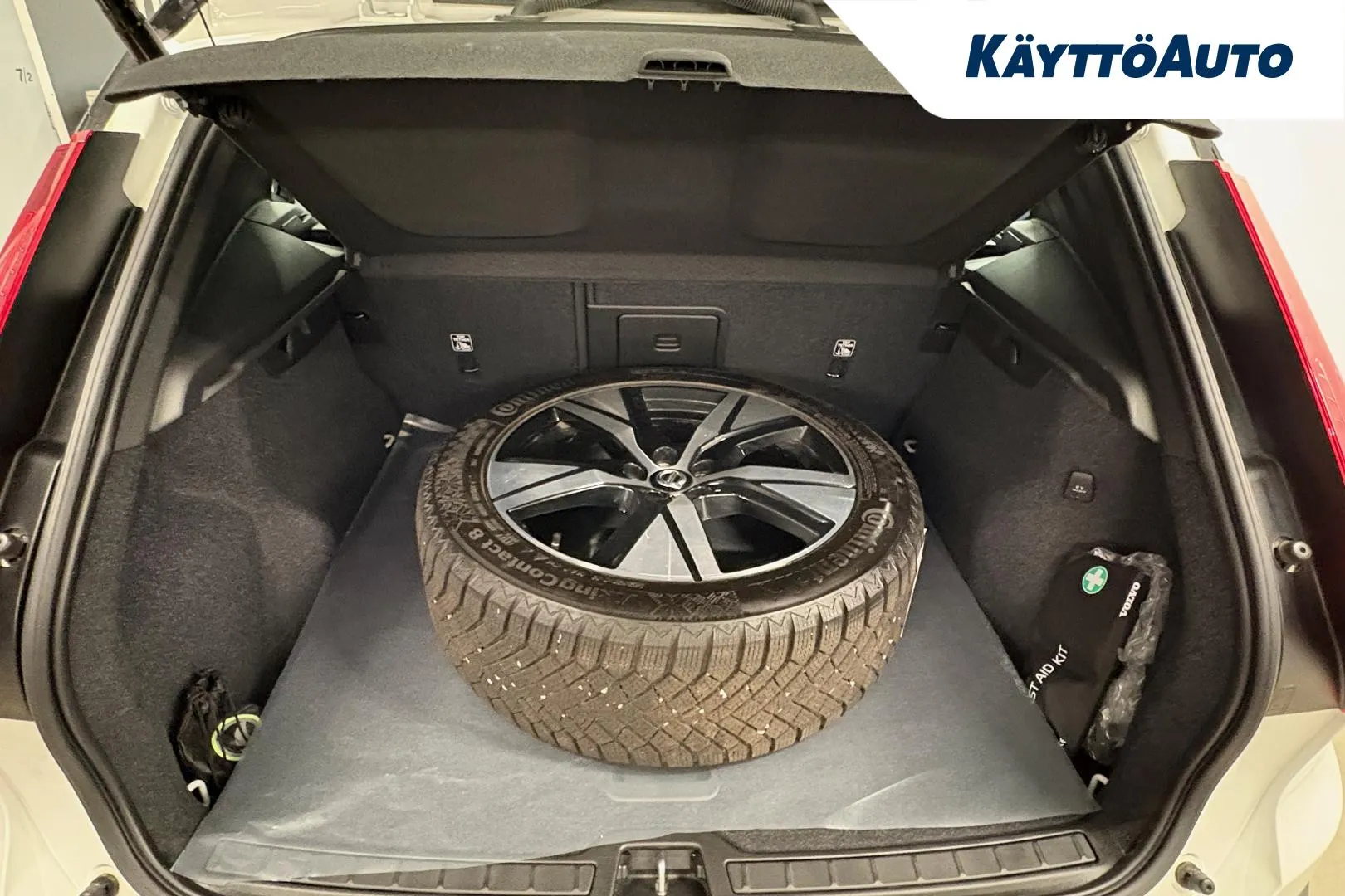 VOLVO XC40 LPL-845 carousel image