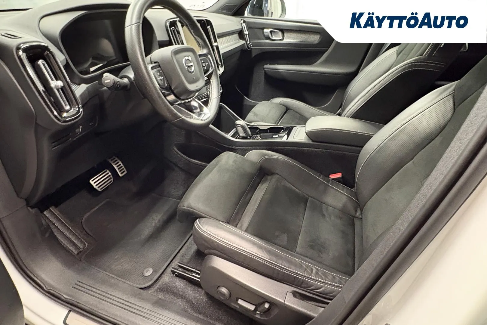 VOLVO XC40 LPL-845 carousel image