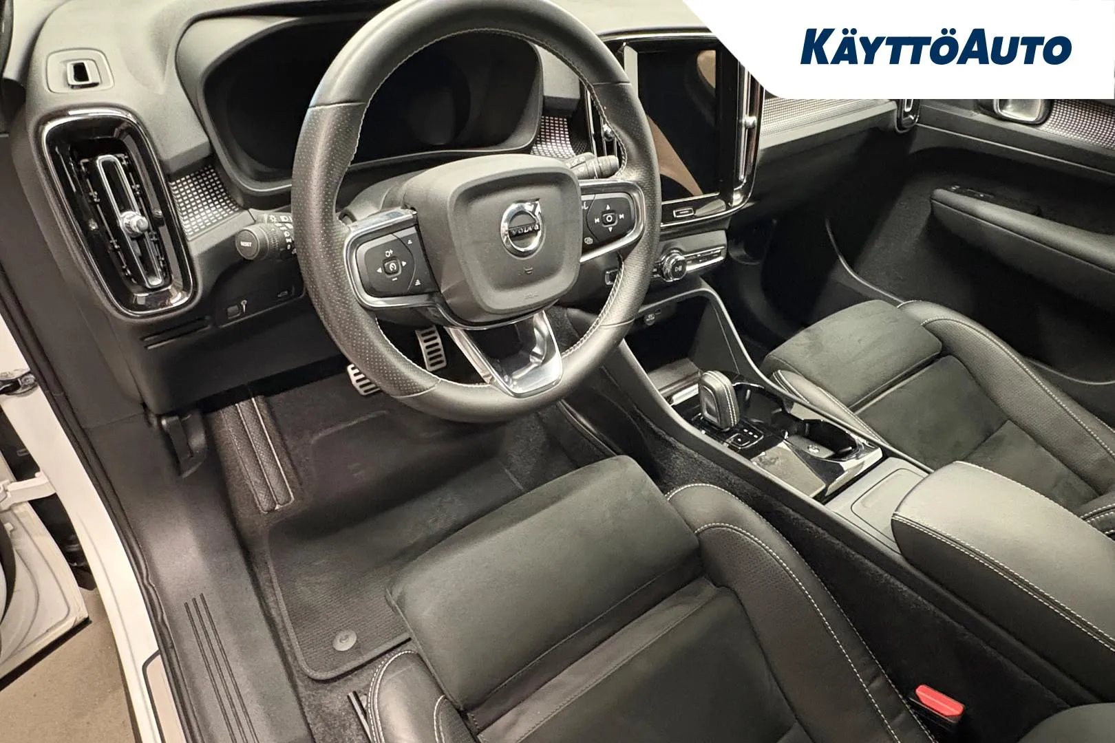 VOLVO XC40 LPL-845 carousel image