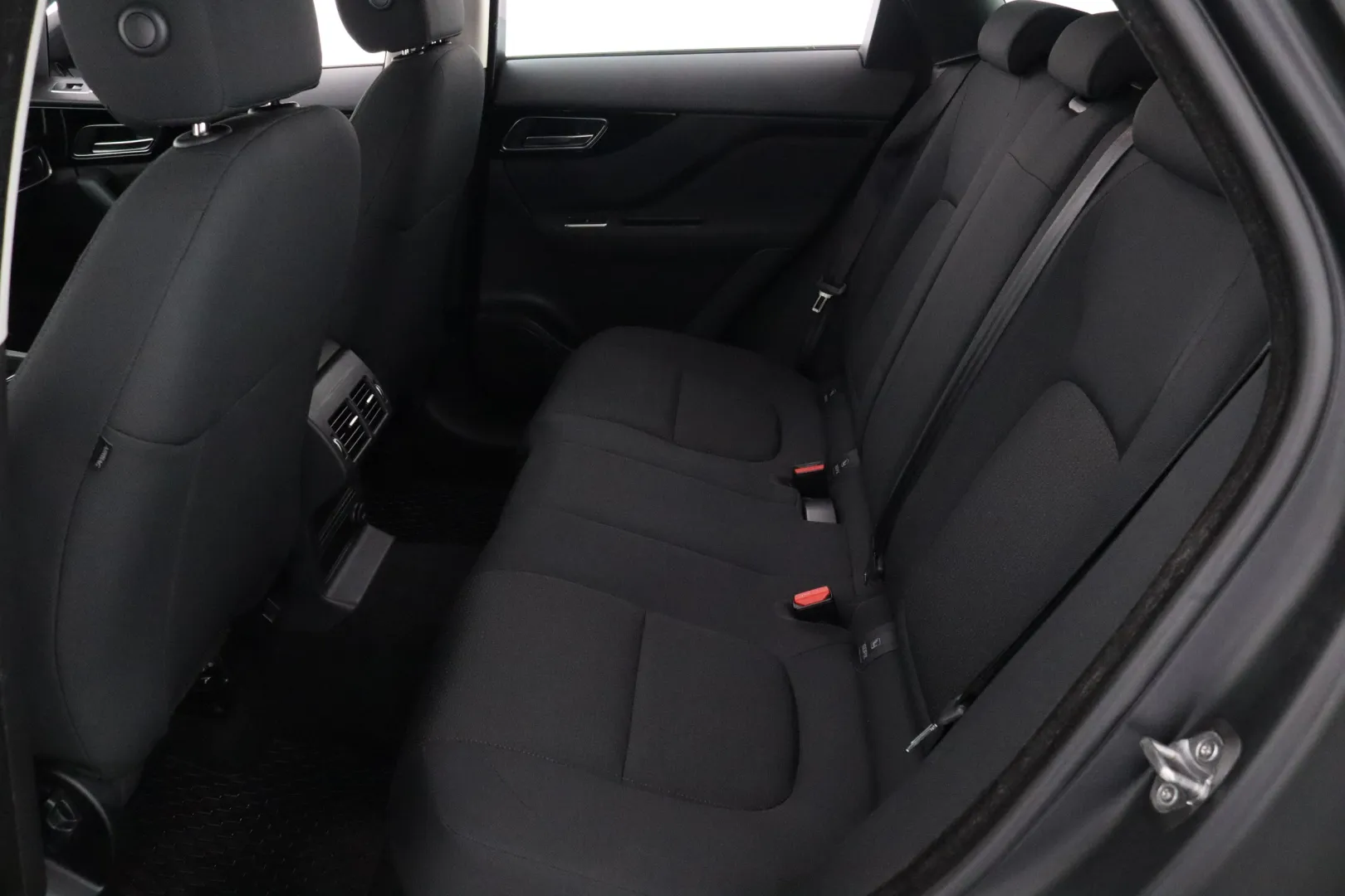 JAGUAR F-PACE OVN-292 carousel image