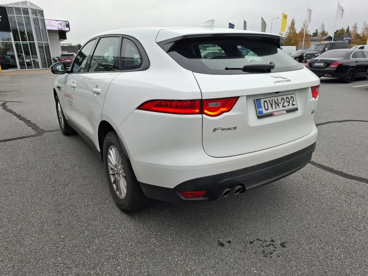 JAGUAR F-PACE OVN-292 carousel image