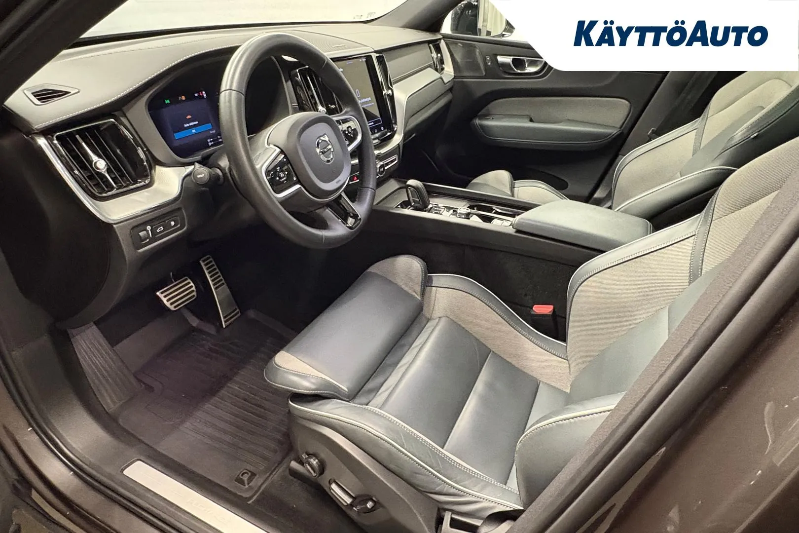 VOLVO XC60 YKZ-394 carousel image