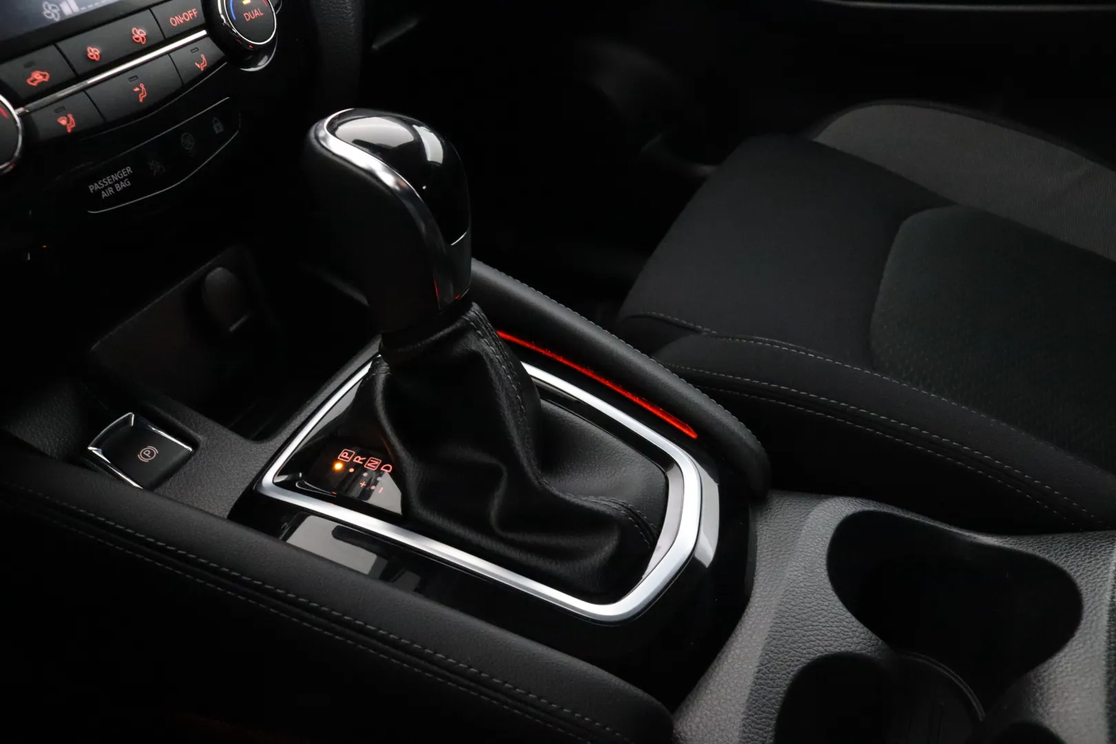 NISSAN Qashqai BVA-890 carousel image