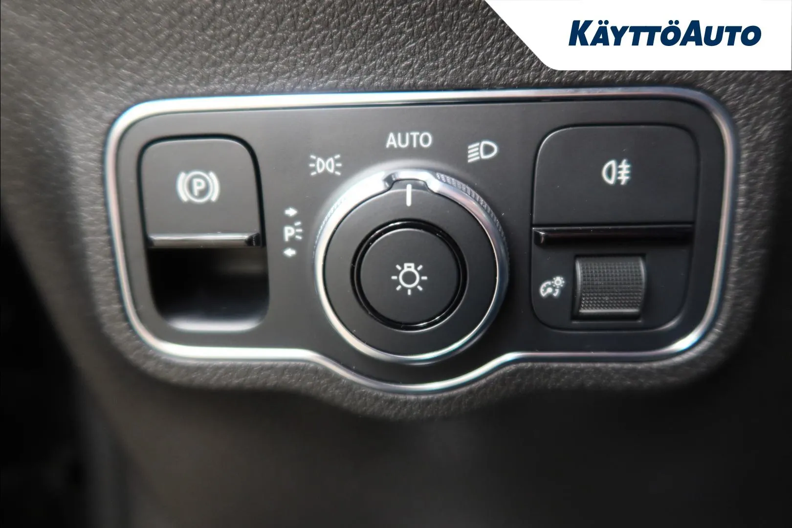 MERCEDES-BENZ GLB FPX-510 carousel image