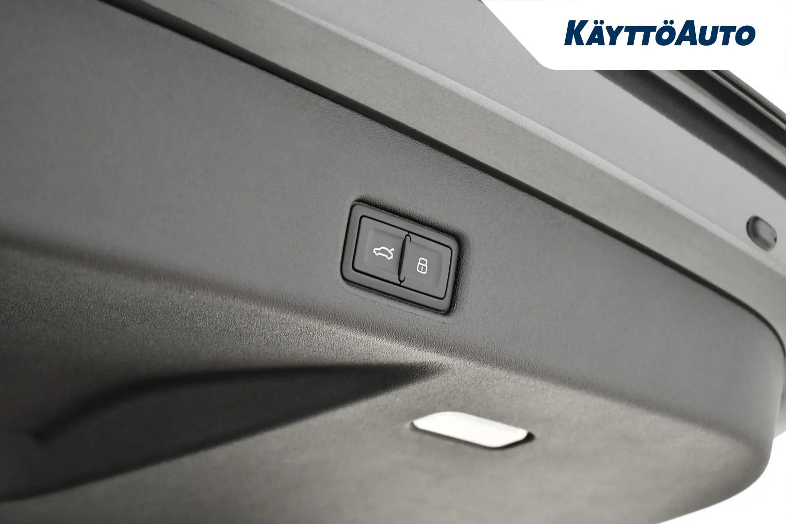 Audi Q5 EVS-731 carousel image