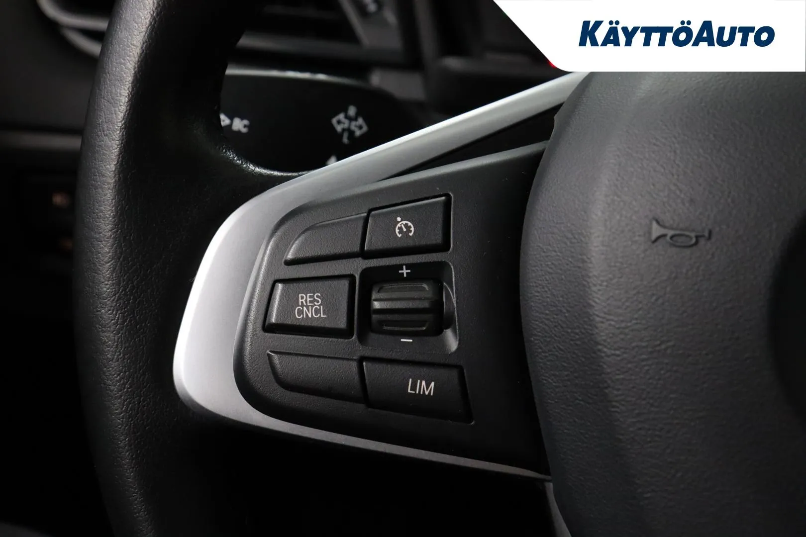 BMW 225 IPV-290 carousel image