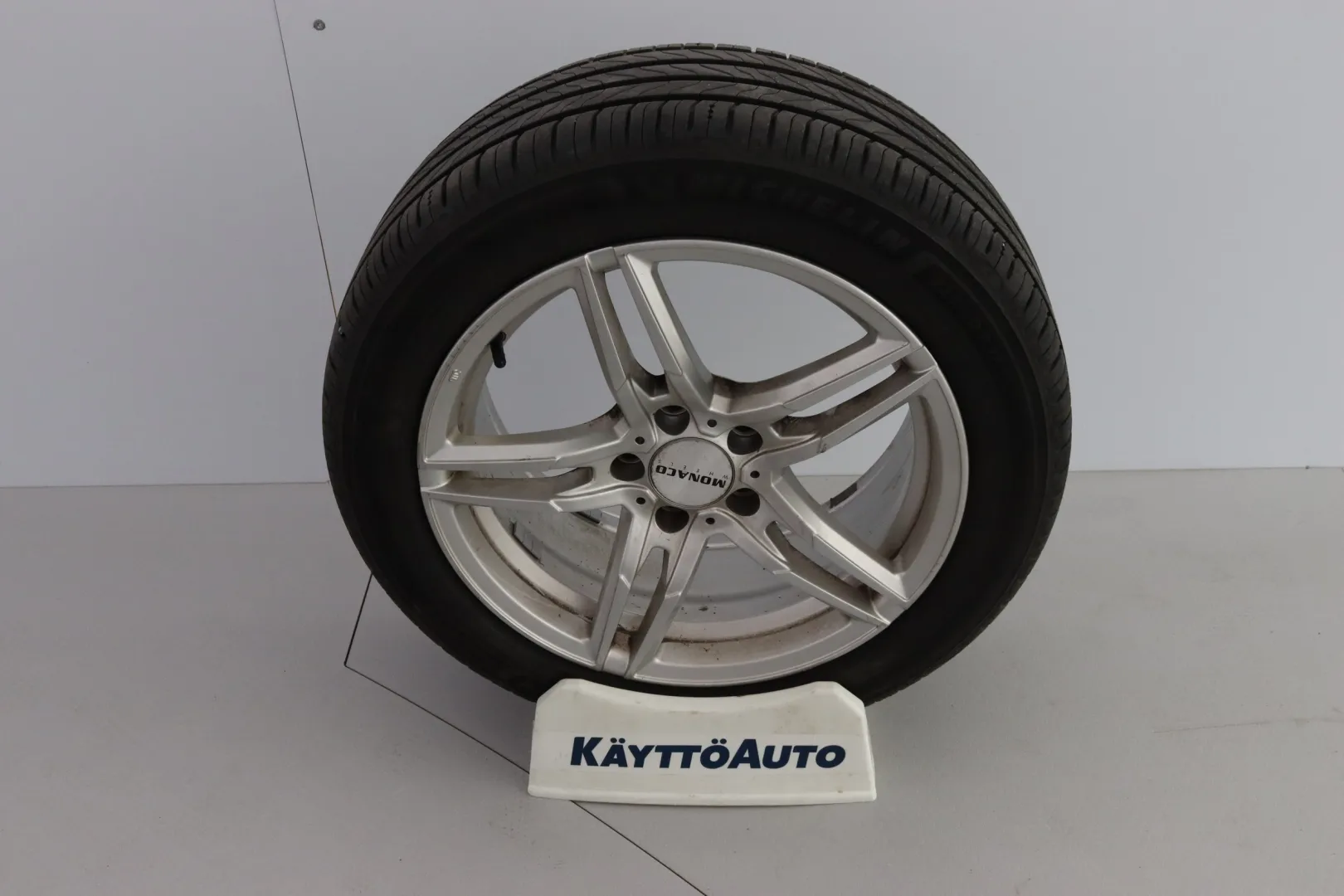 AUDI A4 EOK-328 carousel image