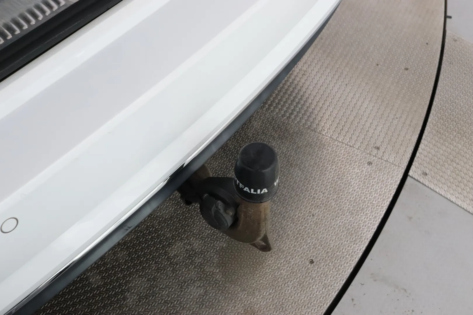 AUDI A4 EOK-328 carousel image