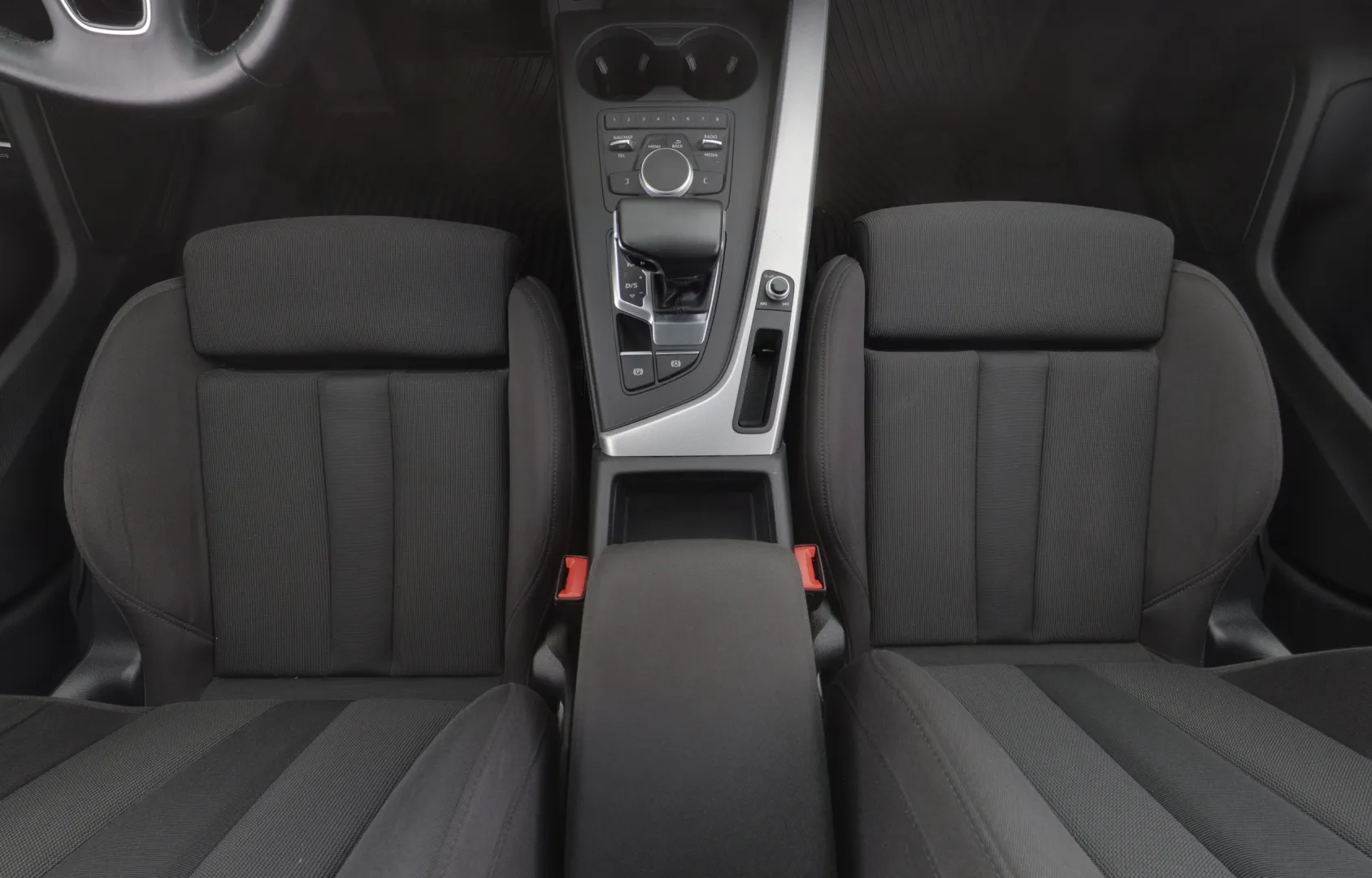 AUDI A4 EOK-328 carousel image