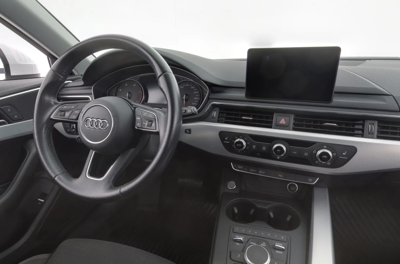 AUDI A4 EOK-328 carousel image