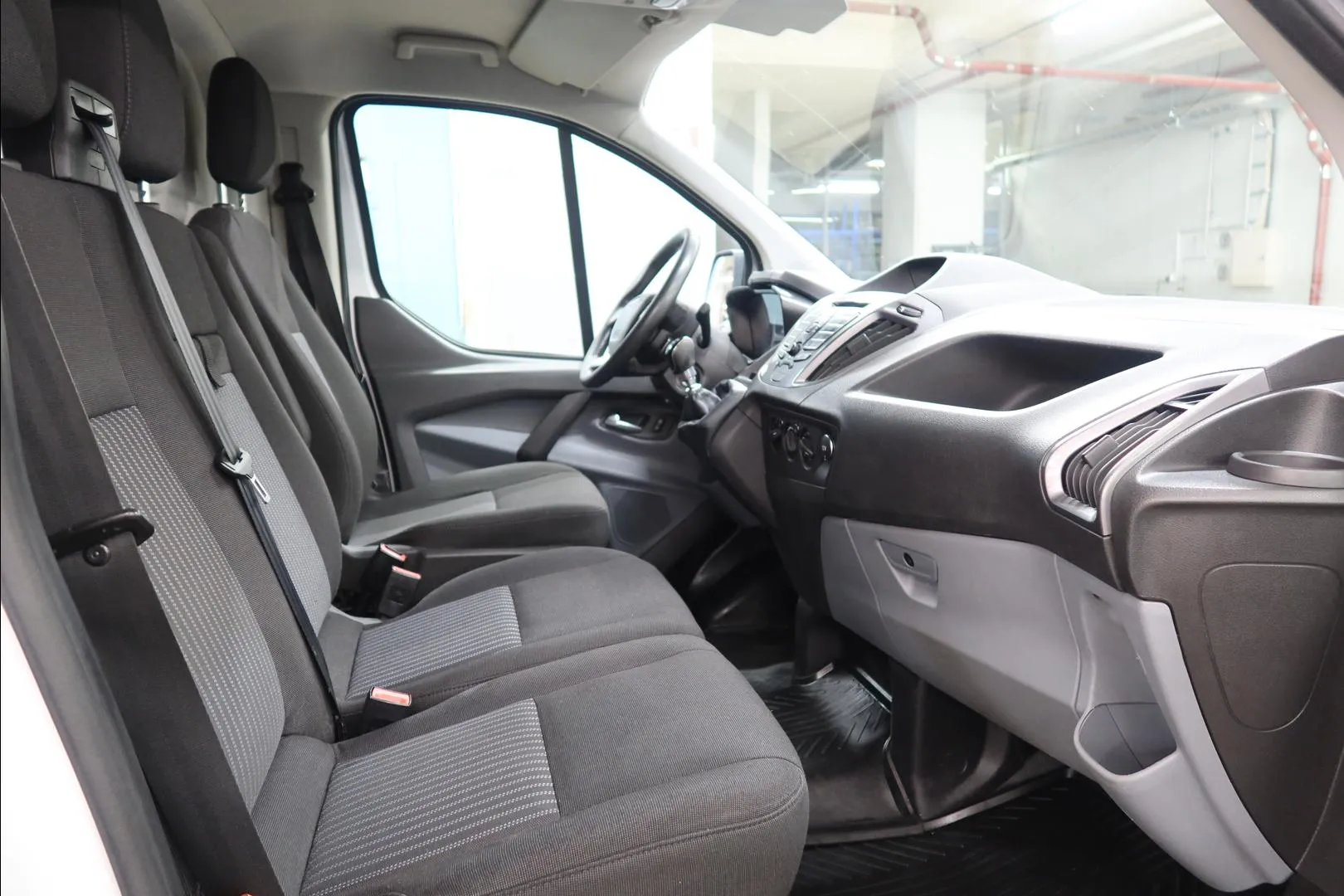 FORD Transit Custom GOE-216 carousel image