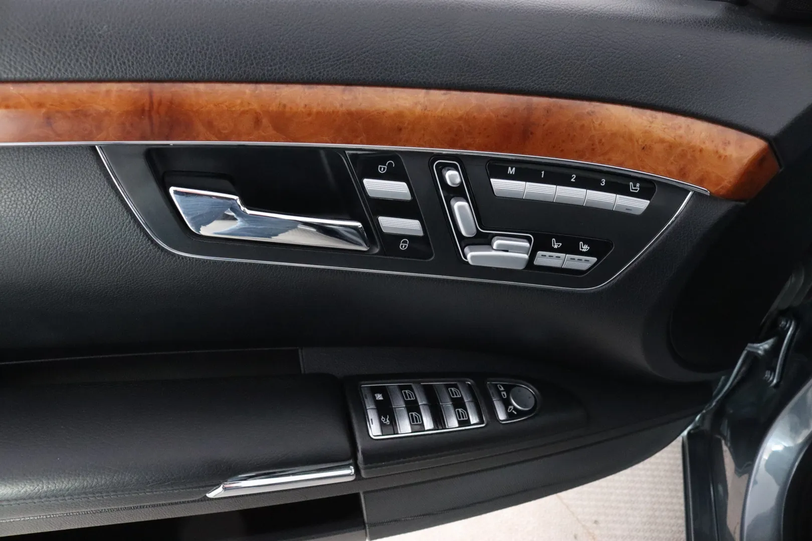 MERCEDES-BENZ S CKZ-121 carousel image