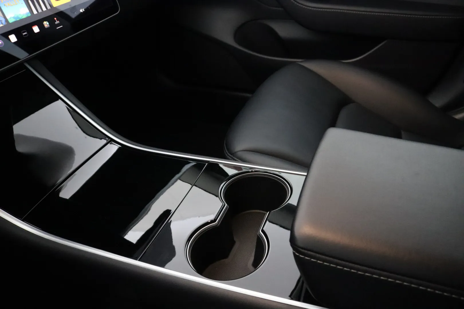 TESLA Model 3 YXF-640 carousel image