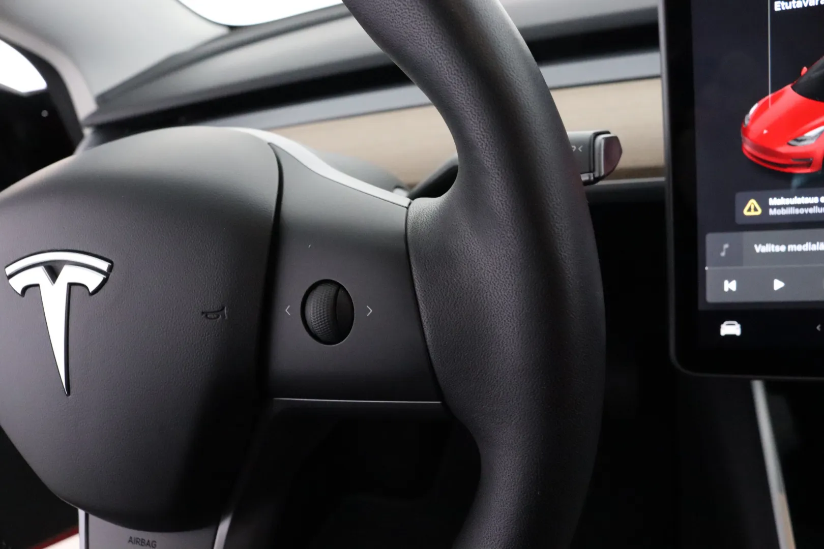 TESLA Model 3 YXF-640 carousel image