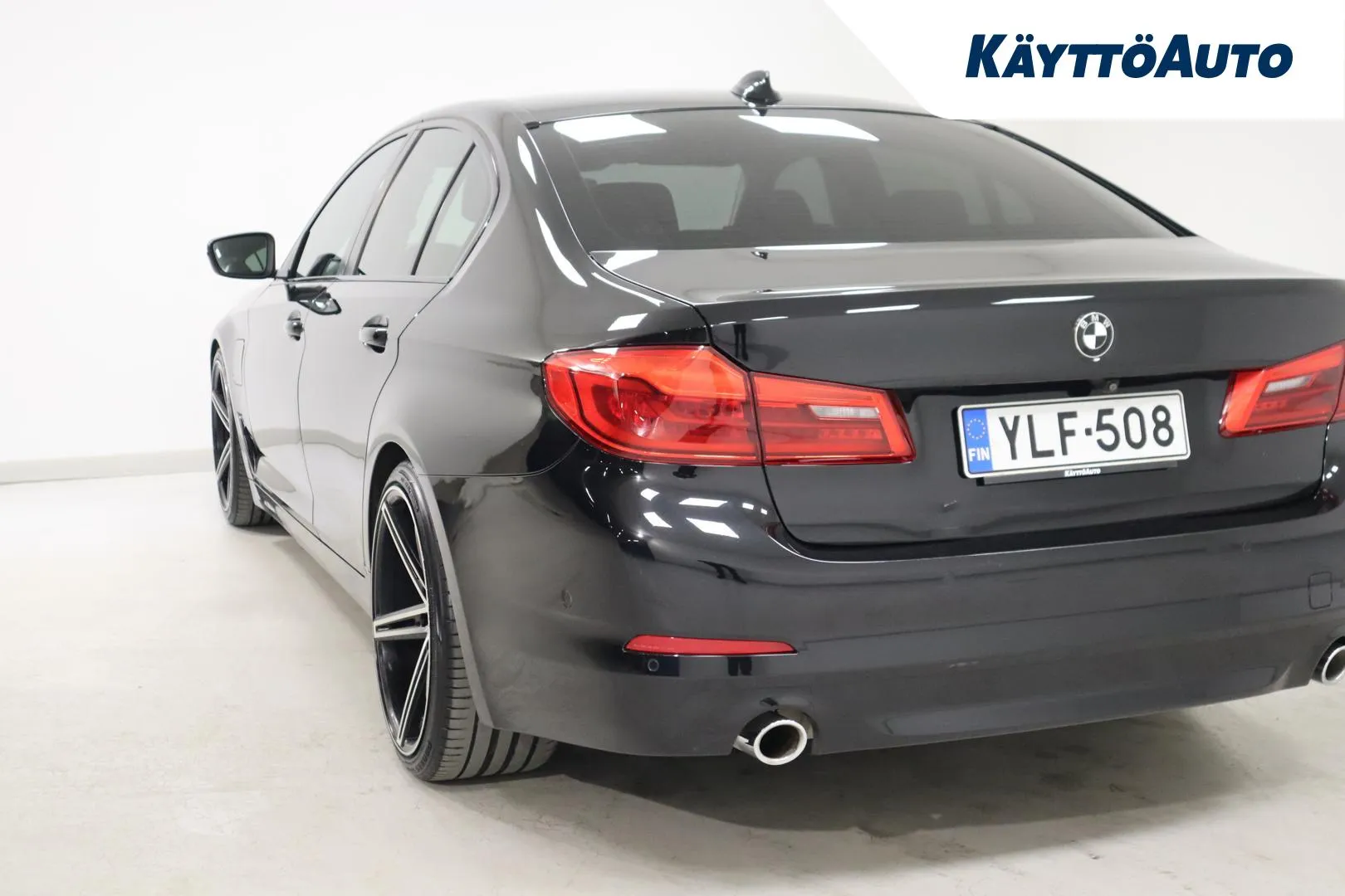 BMW 530 YLF-508 carousel image