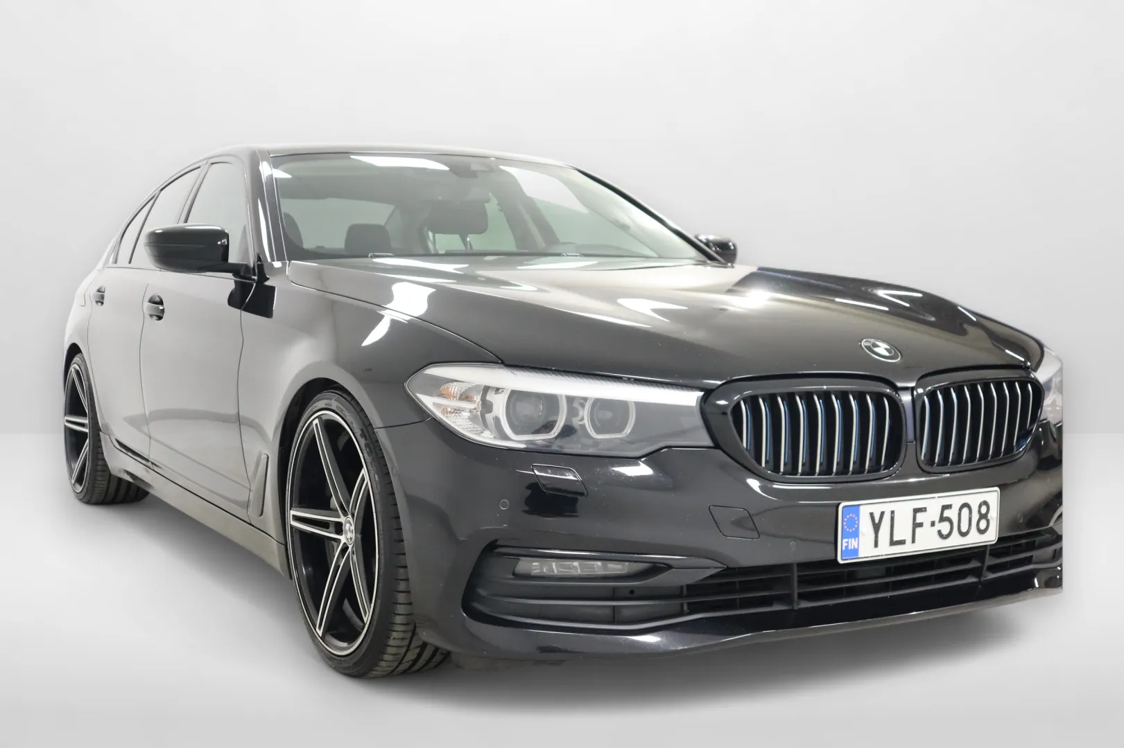 BMW 530 YLF-508 carousel image