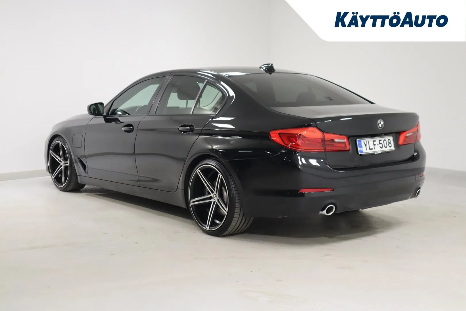 BMW 530 YLF-508 carousel image