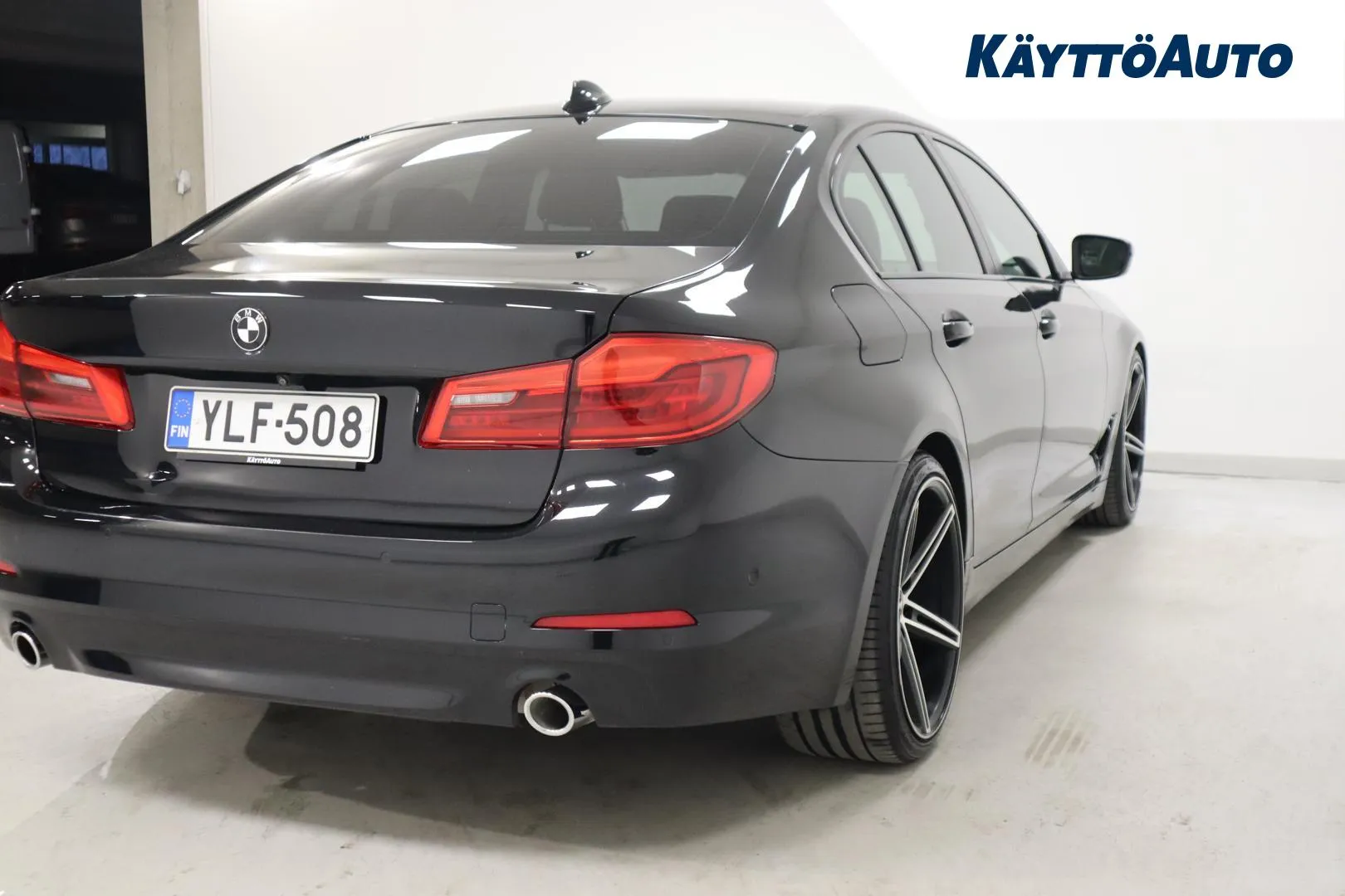BMW 530 YLF-508 carousel image