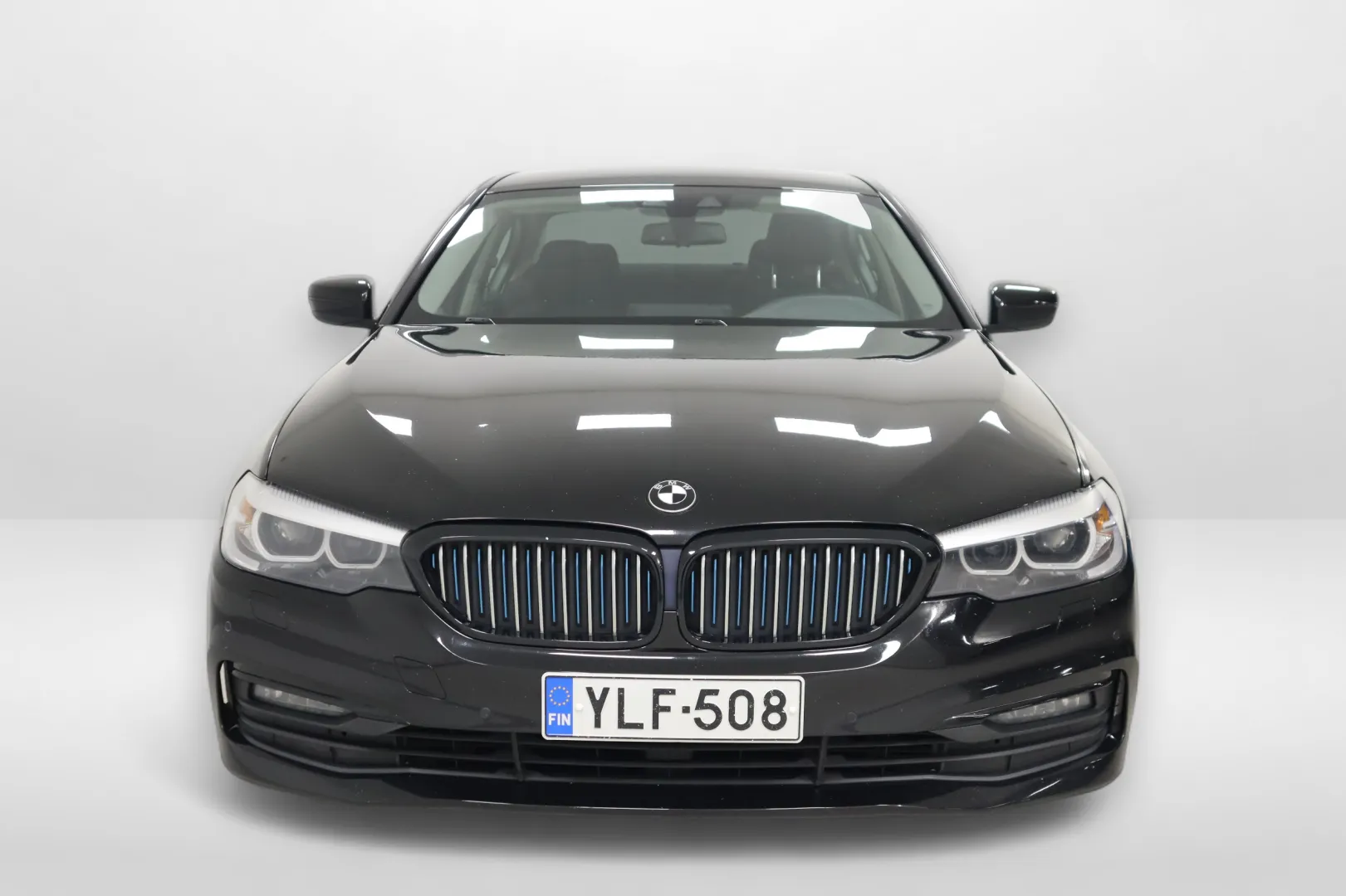 BMW 530 YLF-508 carousel image