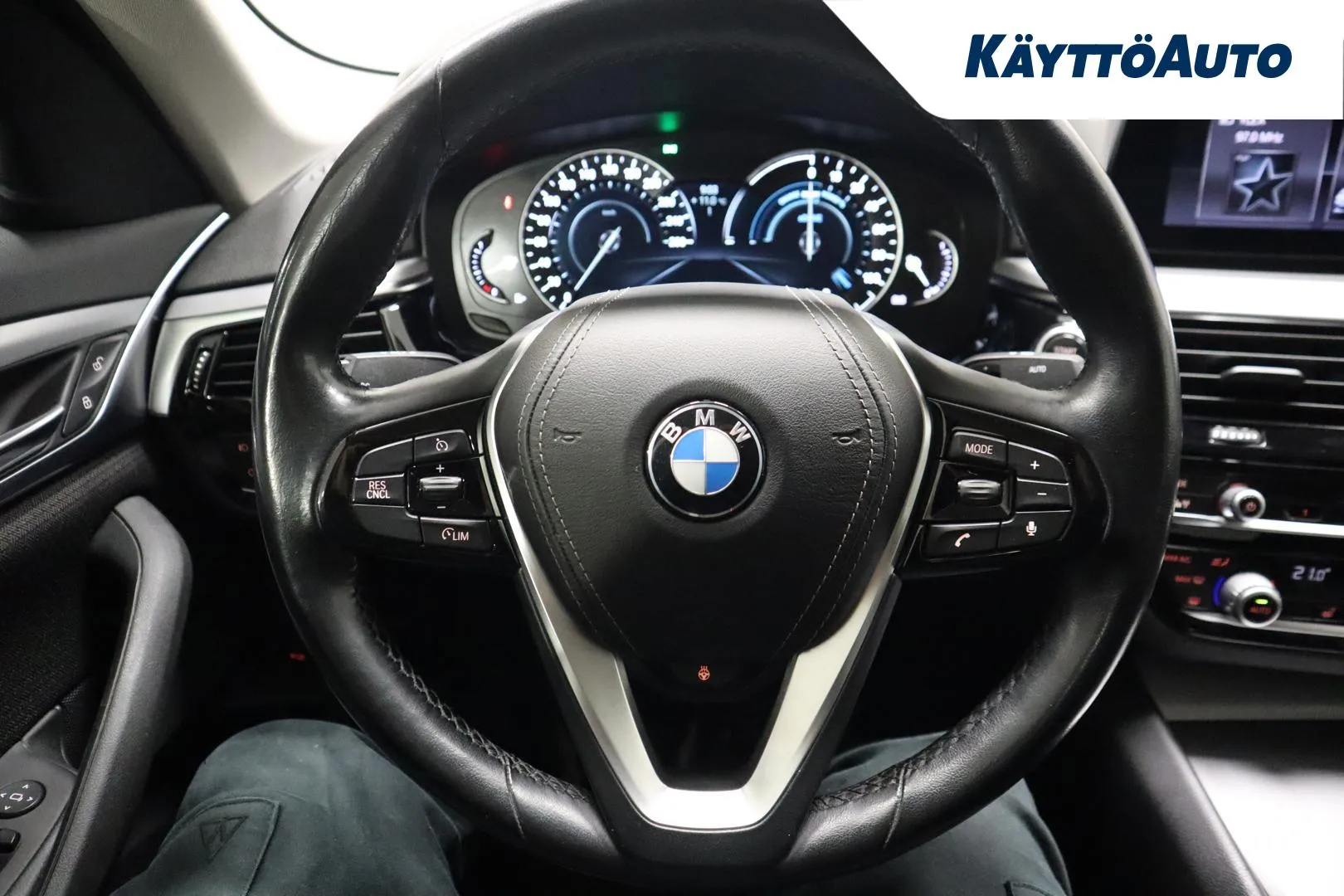 BMW 530 YLF-508 carousel image