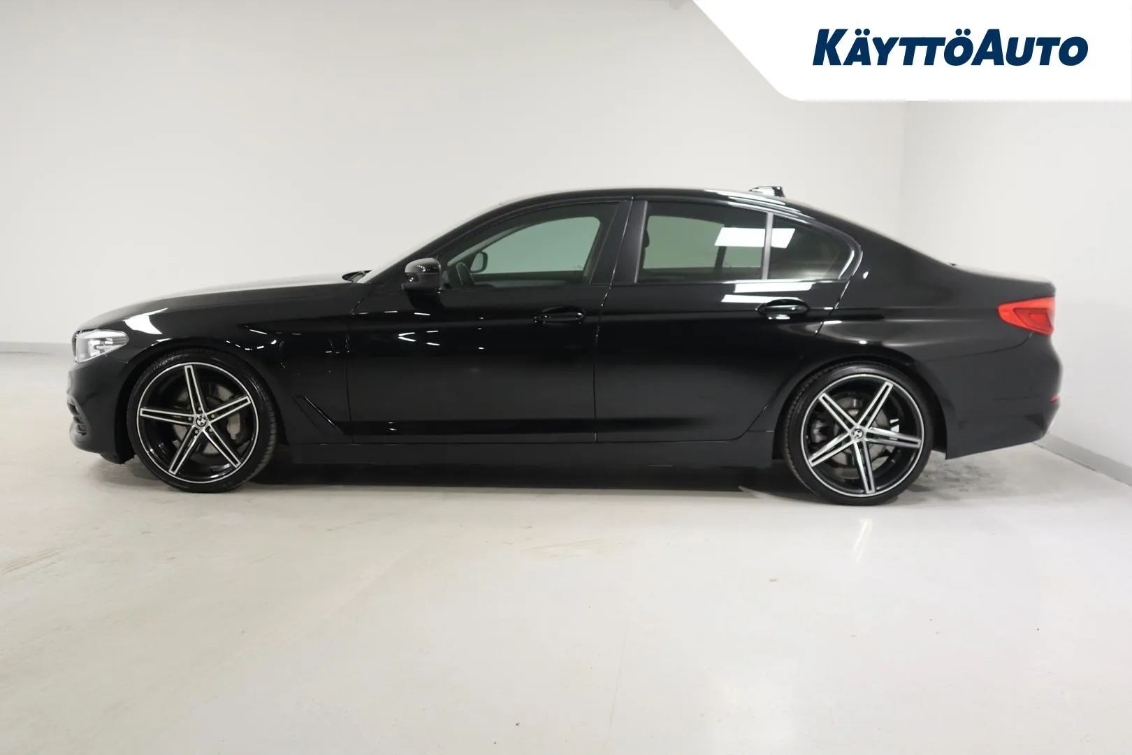 BMW 530 YLF-508 carousel image