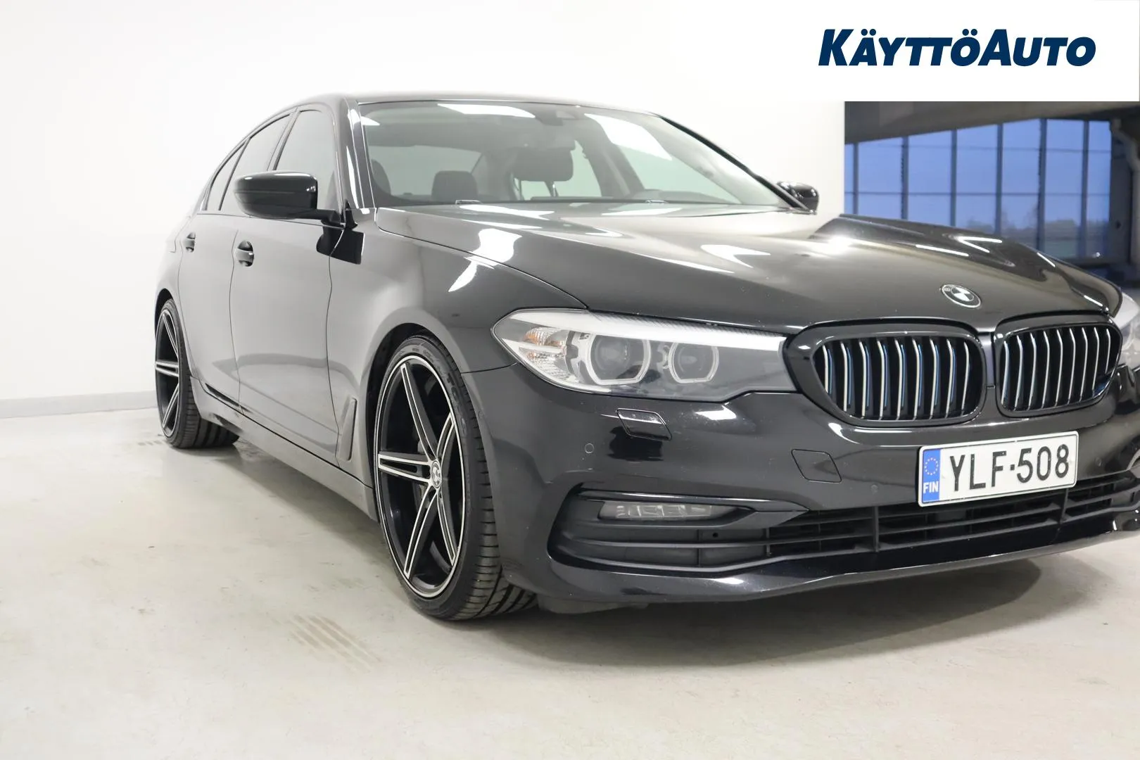 BMW 530 YLF-508 carousel image