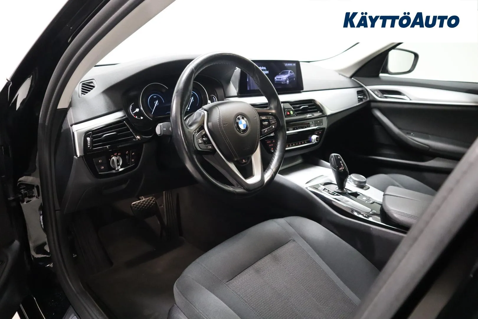 BMW 530 YLF-508 carousel image