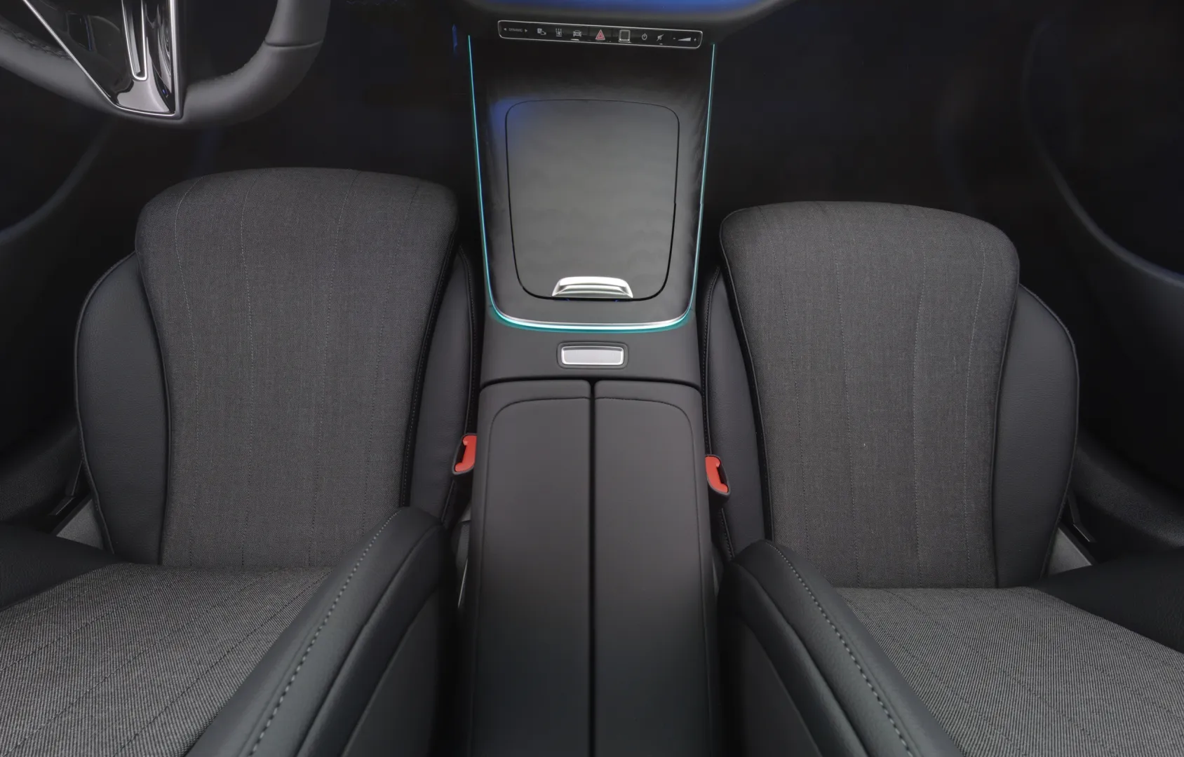 Mercedes-Benz E ISV-209 carousel image