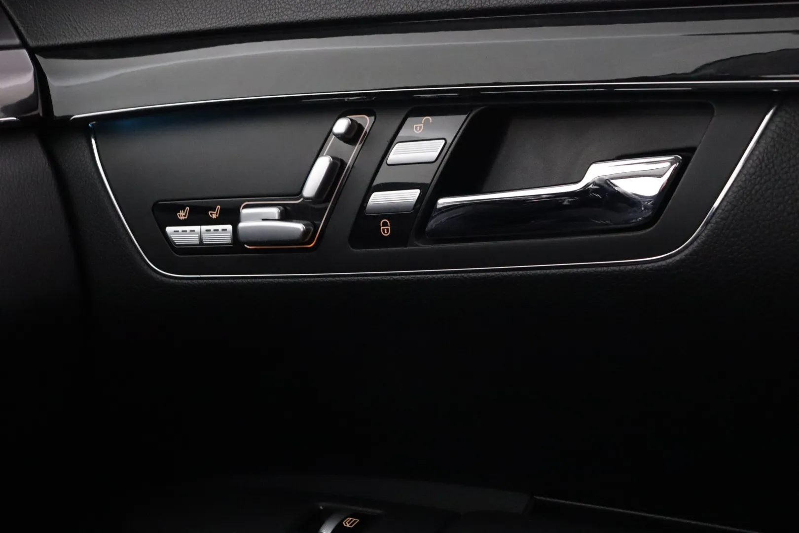 MERCEDES-BENZ S XVT-156 carousel image