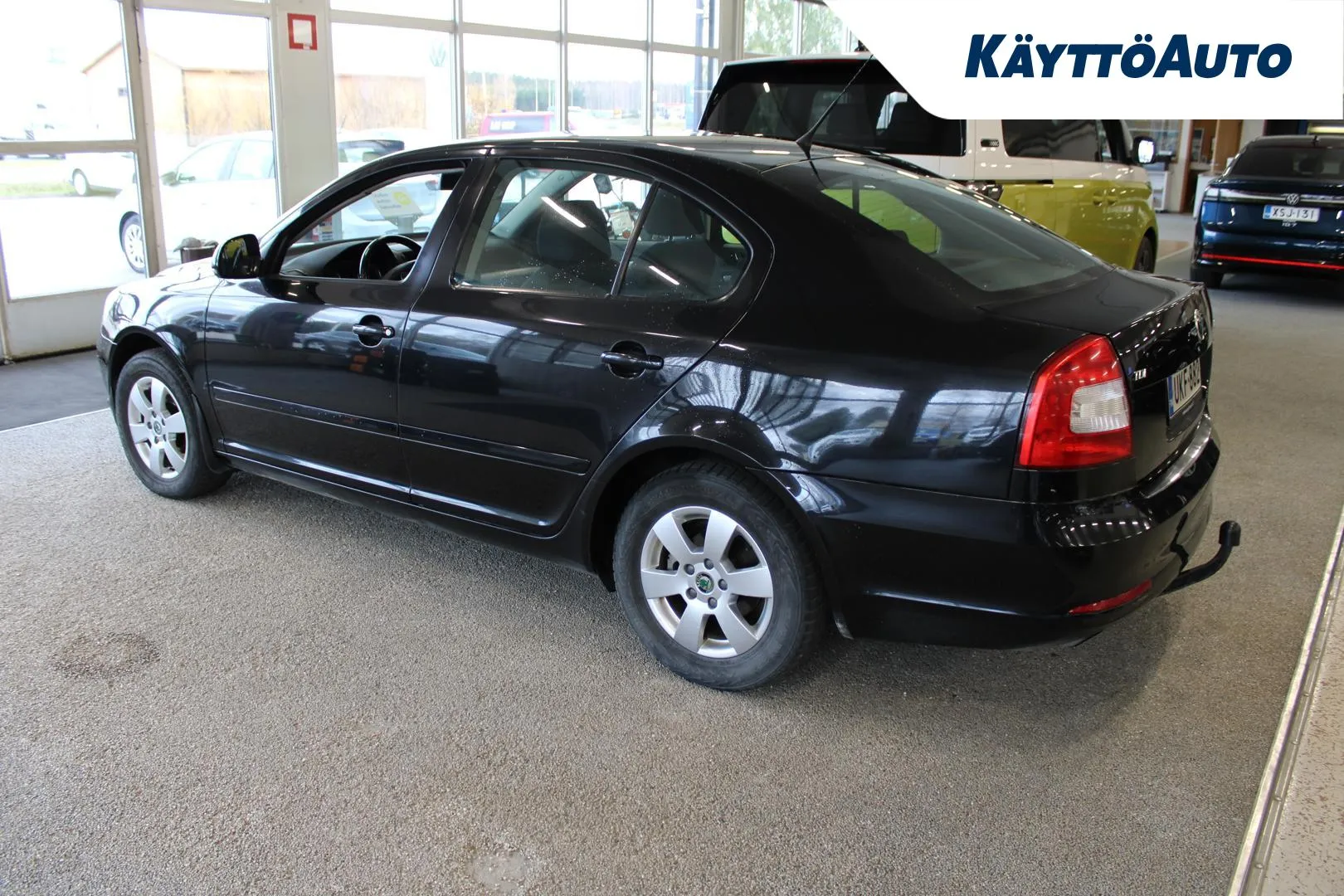 SKODA Octavia UKF-882 carousel image