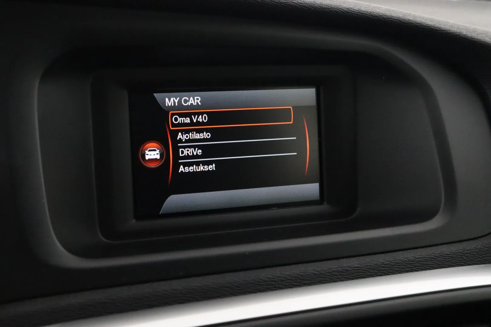 VOLVO V40 XVL-547 carousel image