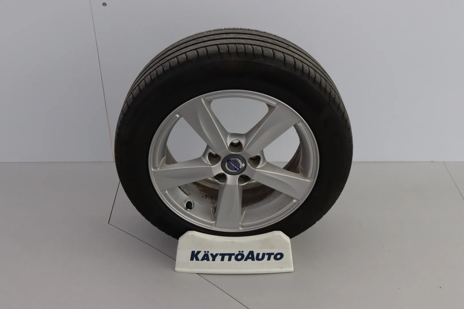 VOLVO V40 XVL-547 carousel image