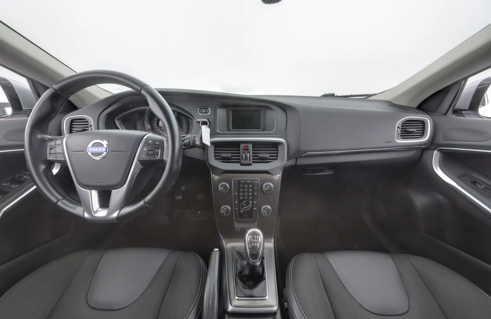 VOLVO V40 XVL-547 carousel image