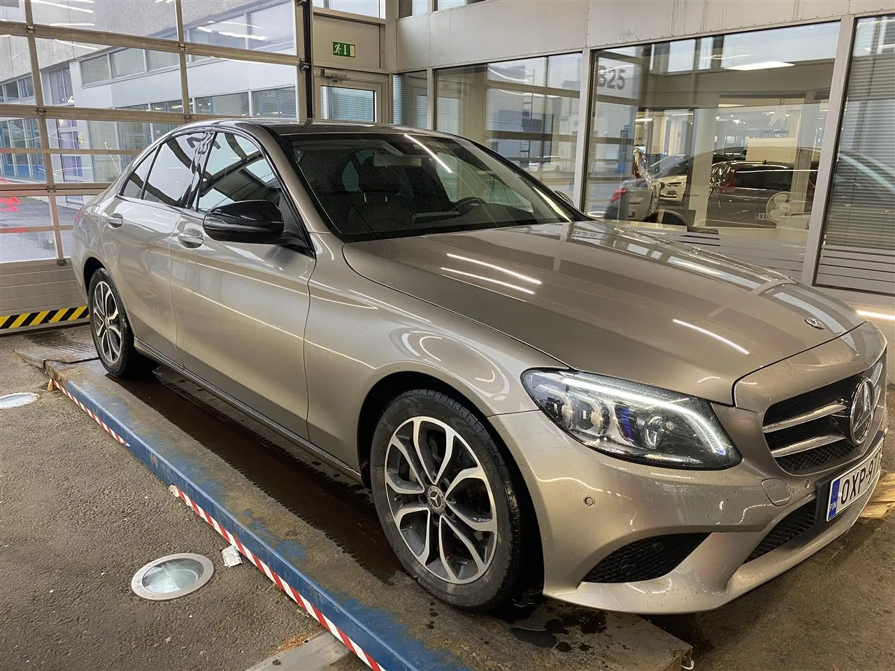 MERCEDES-BENZ C OXP-977 carousel image