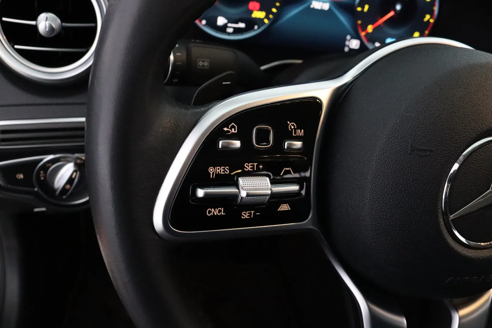 MERCEDES-BENZ C OXP-977 carousel image