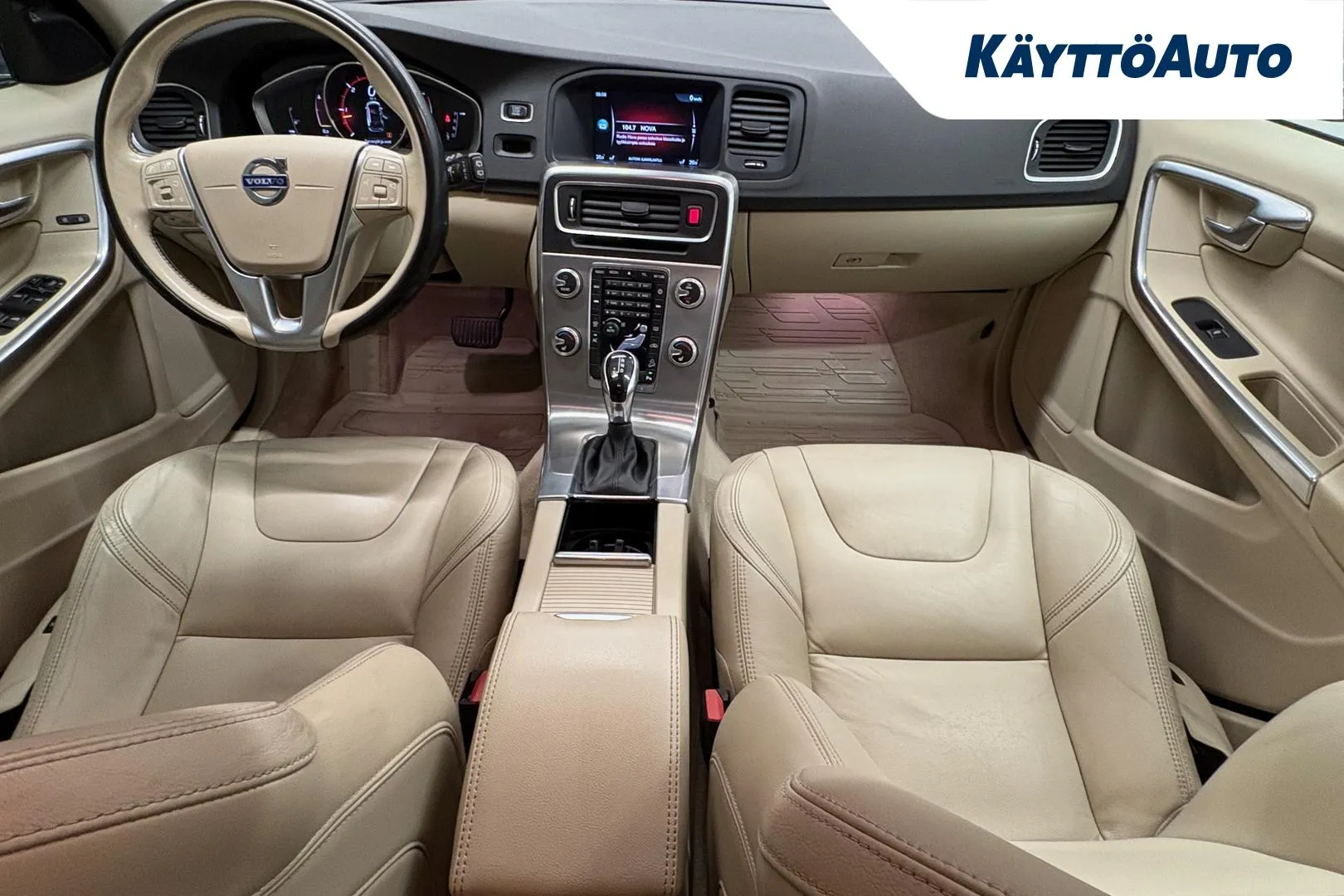 VOLVO V60 Cross Country FMO-434 carousel image