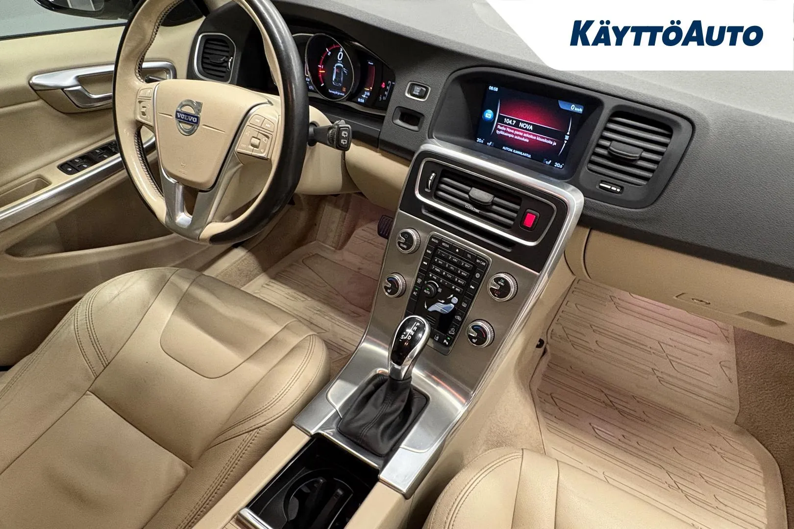 VOLVO V60 Cross Country FMO-434 carousel image