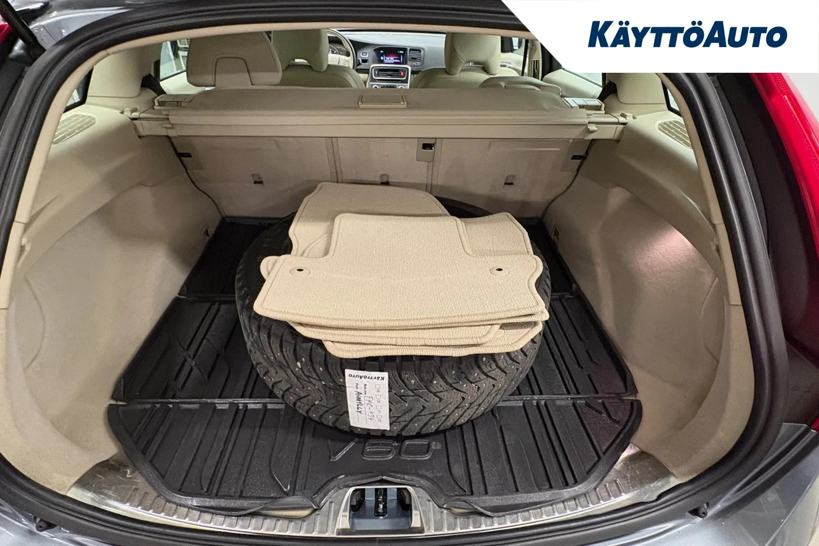 VOLVO V60 Cross Country FMO-434 carousel image