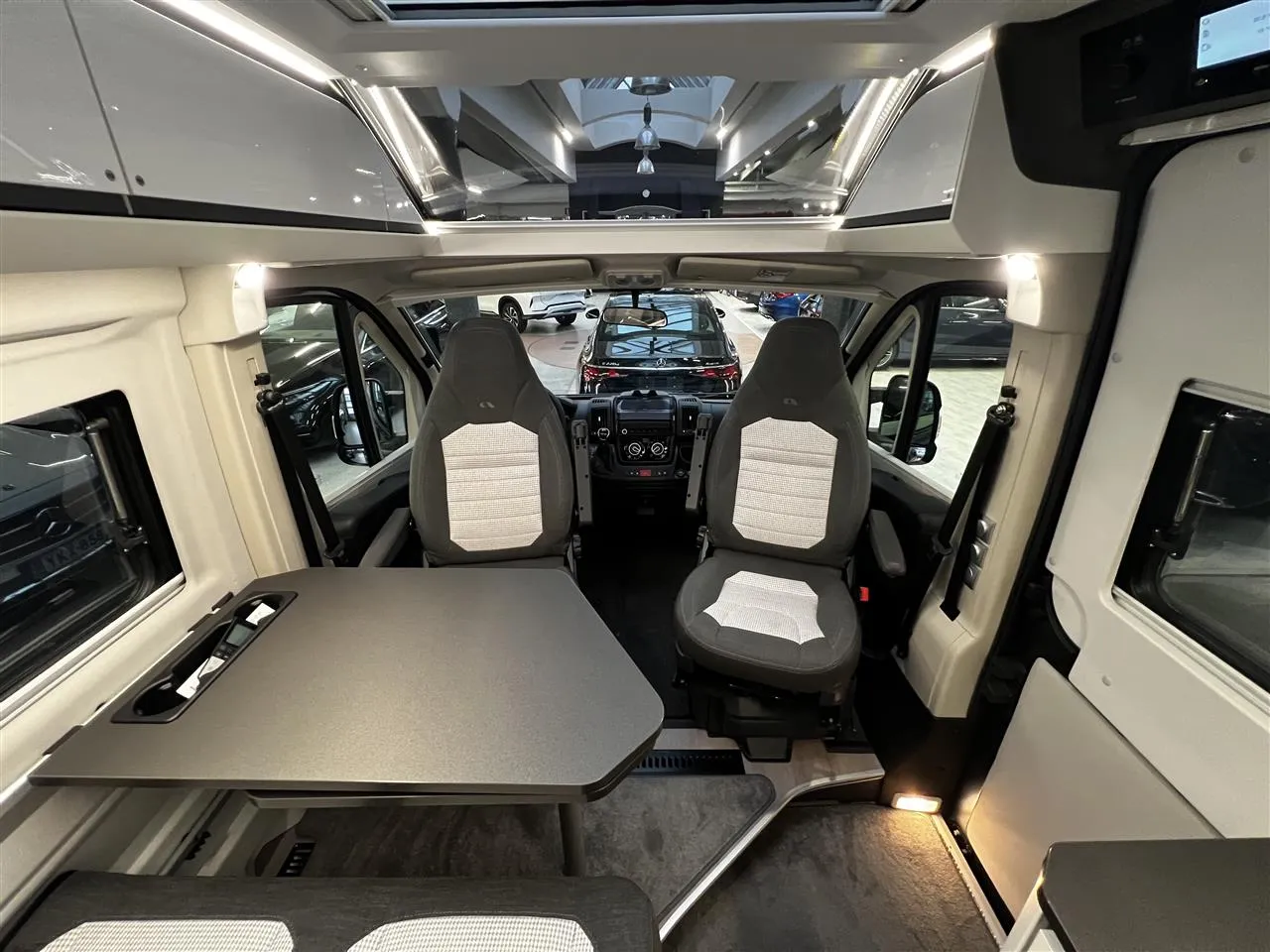 Adria TWIN SUPREME NLU-296 carousel image