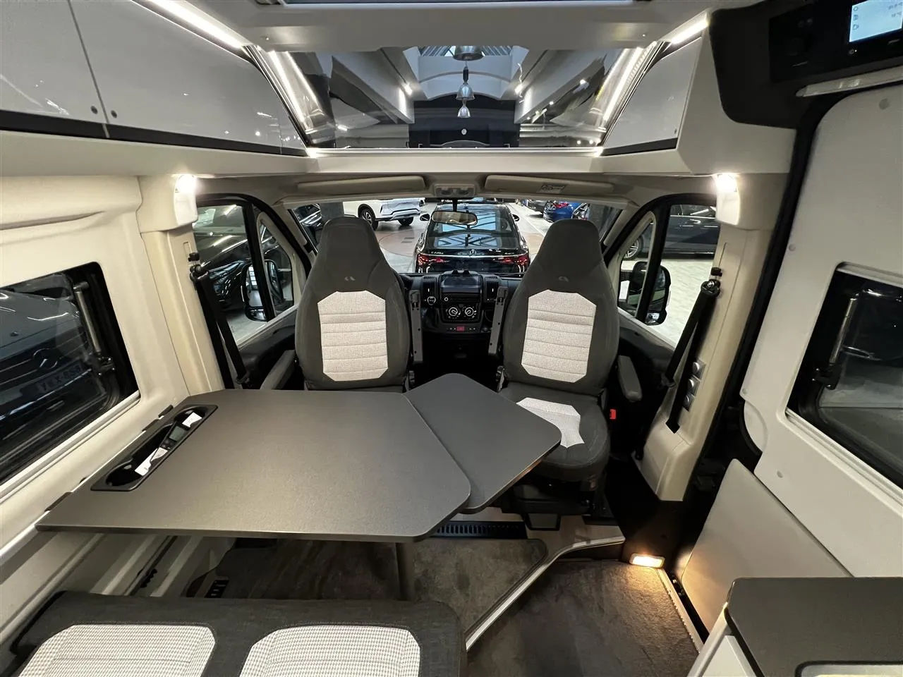Adria TWIN SUPREME NLU-296 carousel image